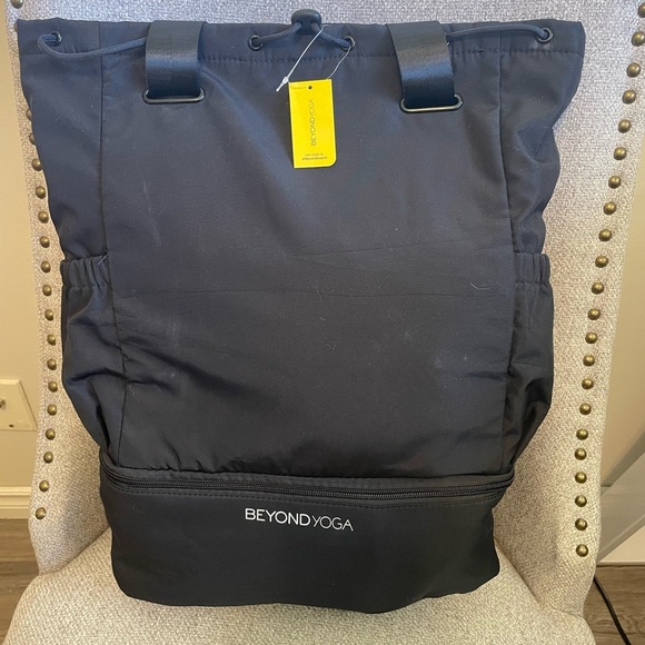 BEYOND YOGA- Convertible Gym Bag- BNWT- black - Picture 4 of 7